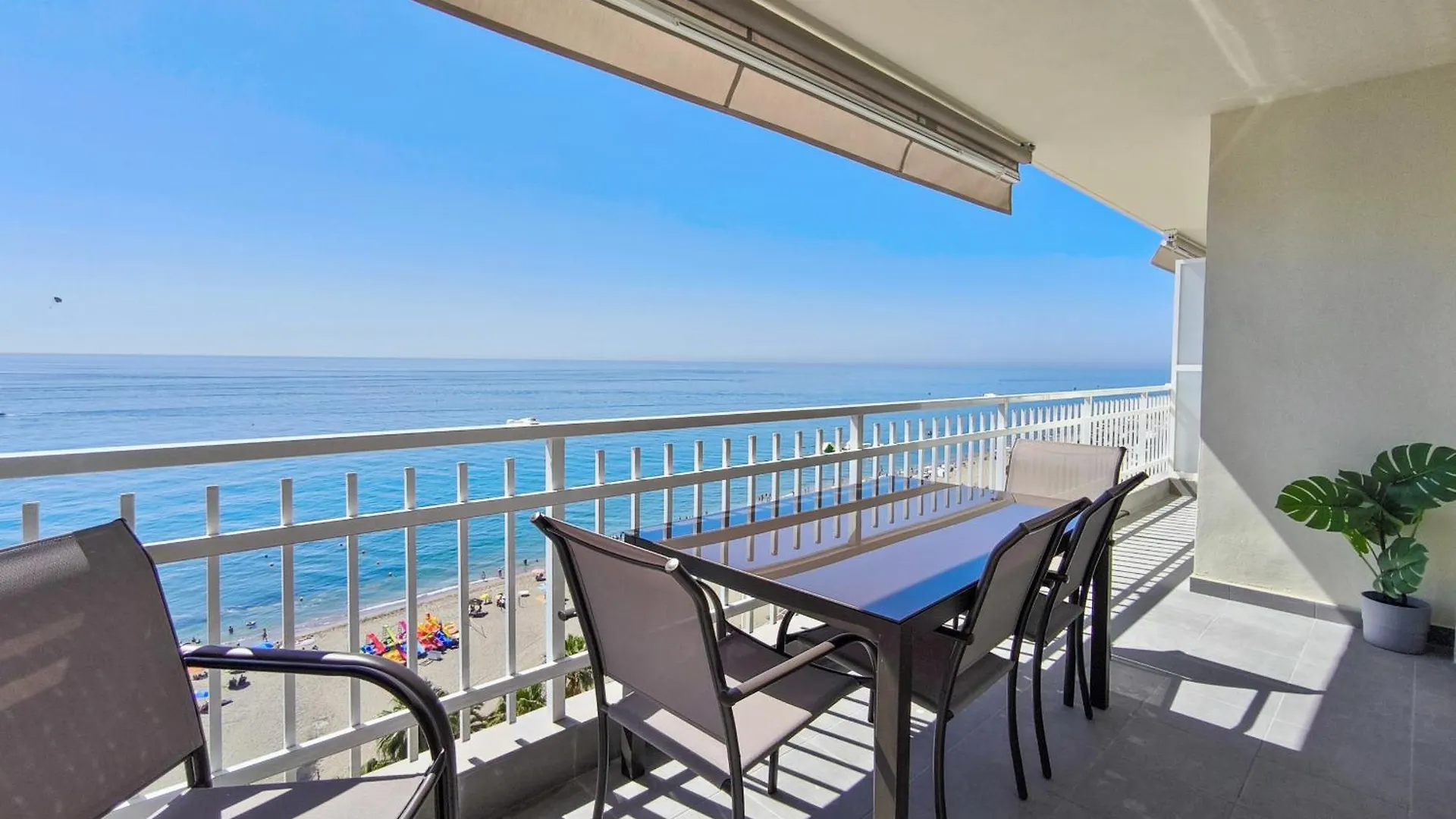 Vitvi Fuengirola - Niza Playa 2 - 11 Seaview Apartment 0*,  Spain
